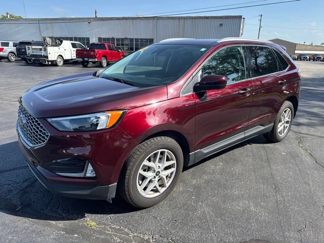 Certified 2024 Ford Edge SEL w/ Convenience Package AWD/4WD image 2