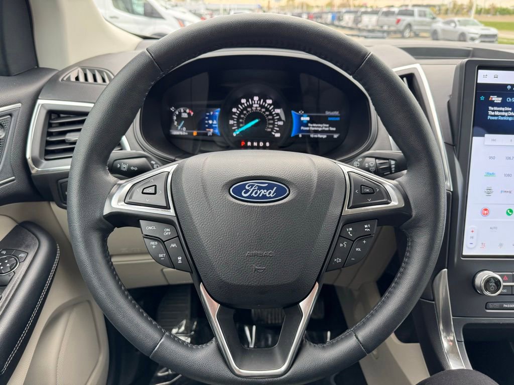 Certified 2024 Ford Edge Titanium w/ Equipment Group 301A AWD/4WD image 2