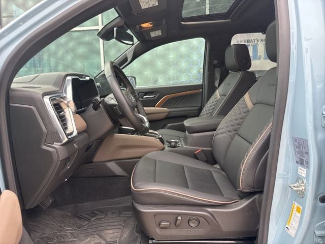 Used 2025 GMC Canyon Denali AWD/4WD image 8