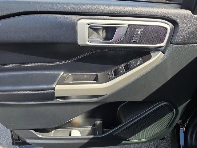 Certified 2022 Ford Explorer XLT RWD image 17