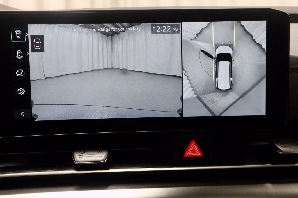 Used 2025 Kia Carnival SX Prestige FWD image 2