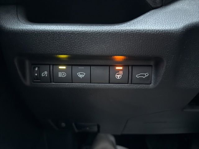 Used 2022 Toyota RAV4 SE image 24