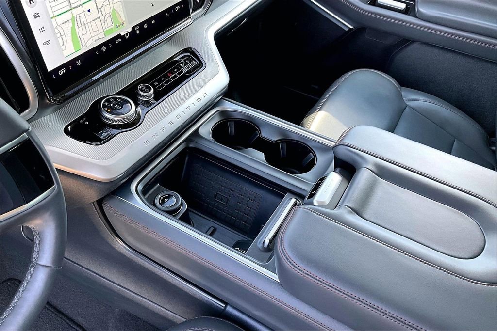 Certified 2025 Ford Expedition Active AWD/4WD image 15