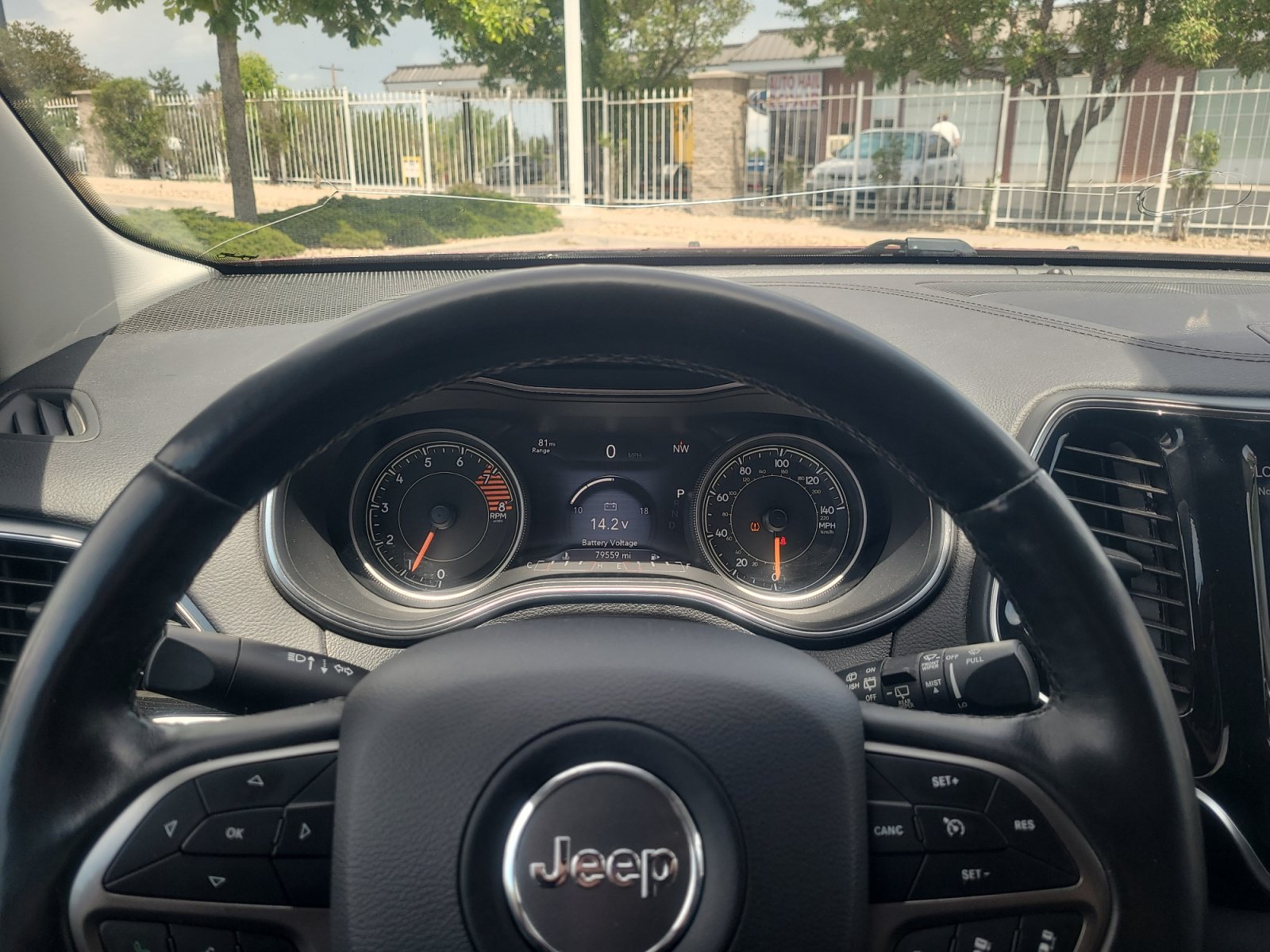 Used 2019 Jeep Cherokee Limited w/ Technology Group AWD/4WD image 10