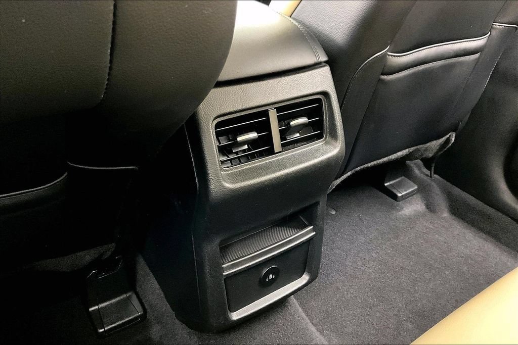 Certified 2024 Ford Edge SEL AWD/4WD image 33