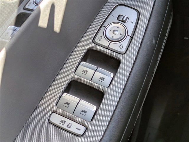 Used 2022 Hyundai Palisade Limited w/ Winter Package image 25