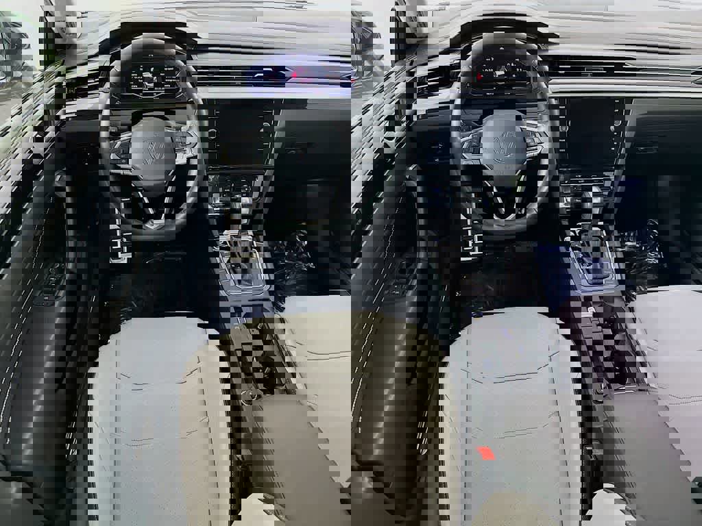 Used 2021 Volkswagen Arteon SE image 13