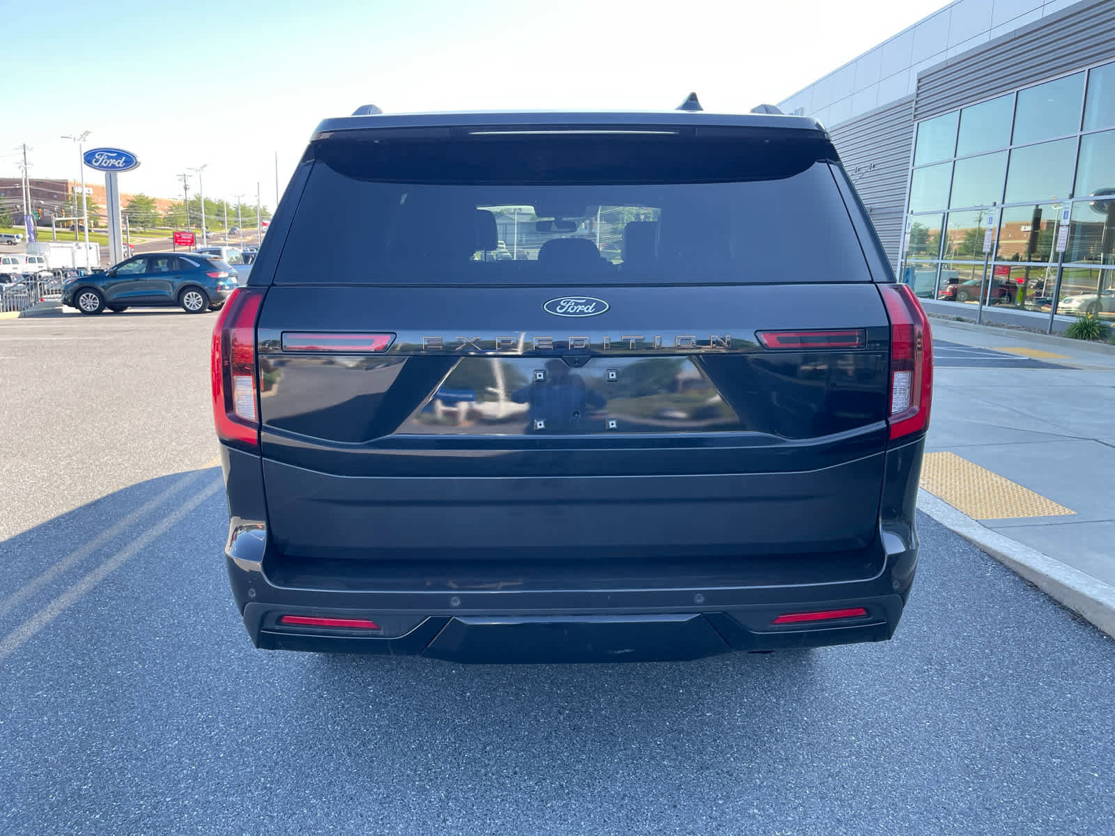 Certified 2025 Ford Expedition Tremor AWD/4WD image 4