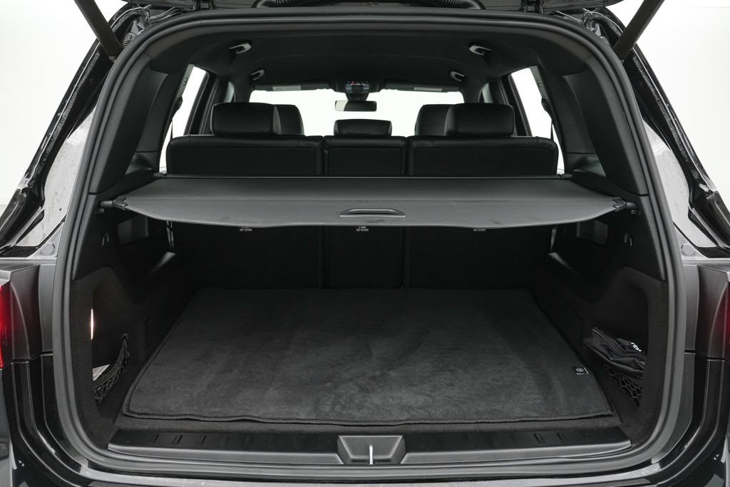 Used 2022 Mercedes-Benz GLB 250 w/ Premium Package Lite image 24