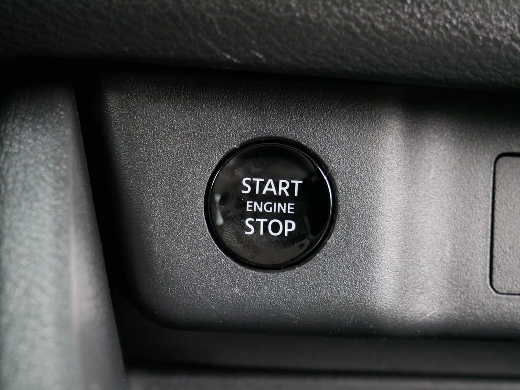 Used 2025 Nissan Rogue SV AWD/4WD image 28