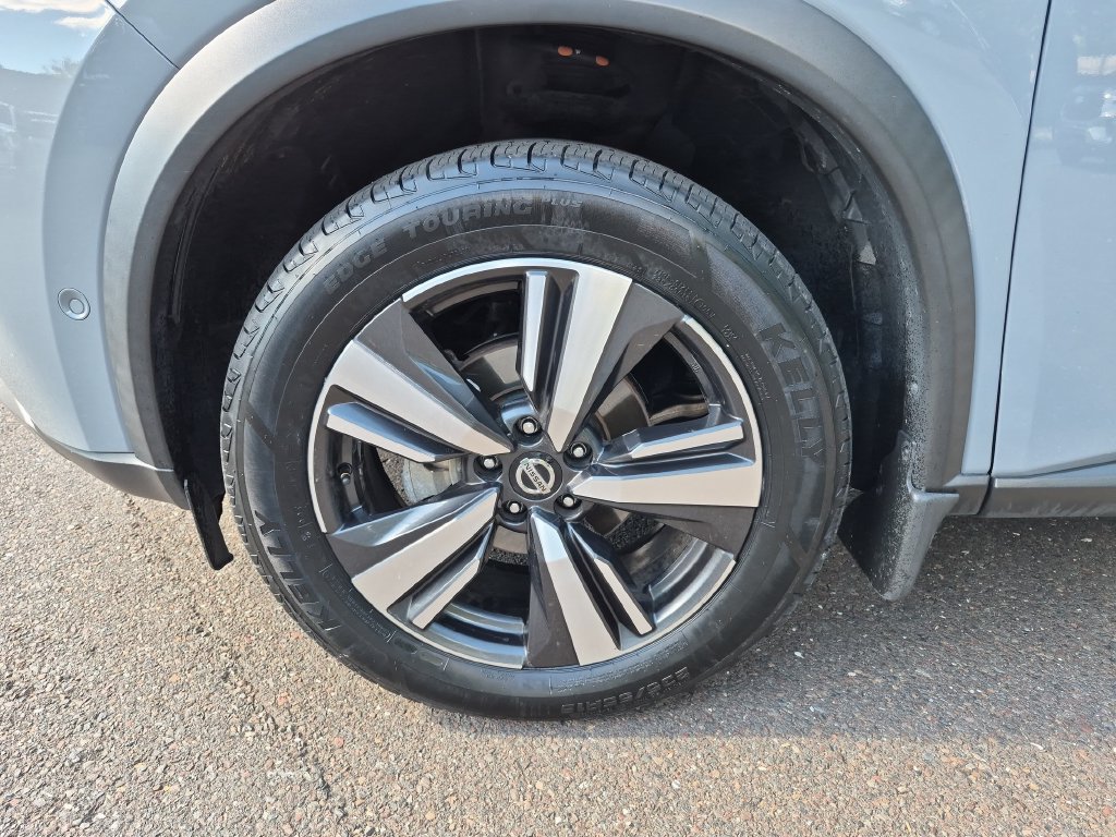 Used 2021 Nissan Rogue Platinum AWD/4WD image 16