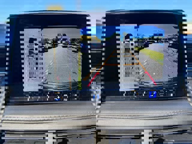 Used 2022 Chevrolet Suburban High Country w/ Premium Package 2 image 22