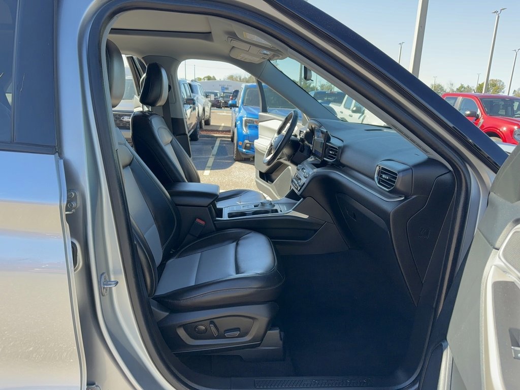 Certified 2023 Ford Explorer XLT w/ Equipment Group 202A image 14