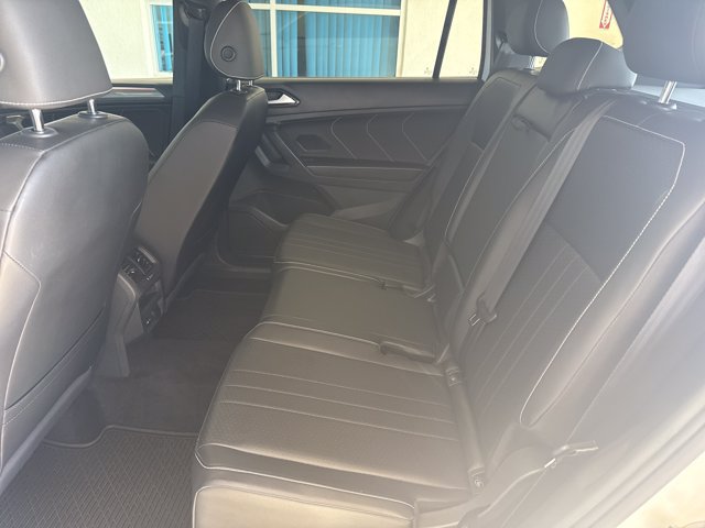Used 2022 Volkswagen Tiguan SE R-Line AWD/4WD image 12
