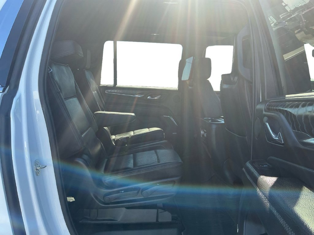 Used 2023 GMC Yukon XL Denali AWD/4WD image 23