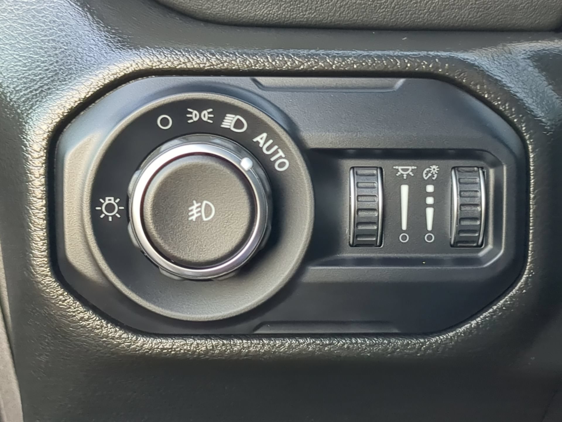 Used 2022 Jeep Wrangler Unlimited Sahara AWD/4WD image 63