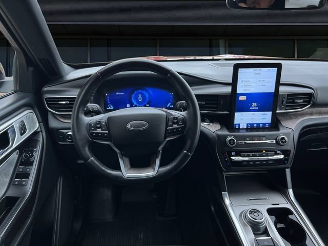 Certified 2020 Ford Explorer Platinum w/ Premium Technology Package AWD/4WD image 12
