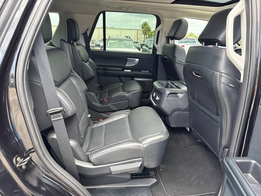 Certified 2025 Ford Expedition Platinum AWD/4WD image 30