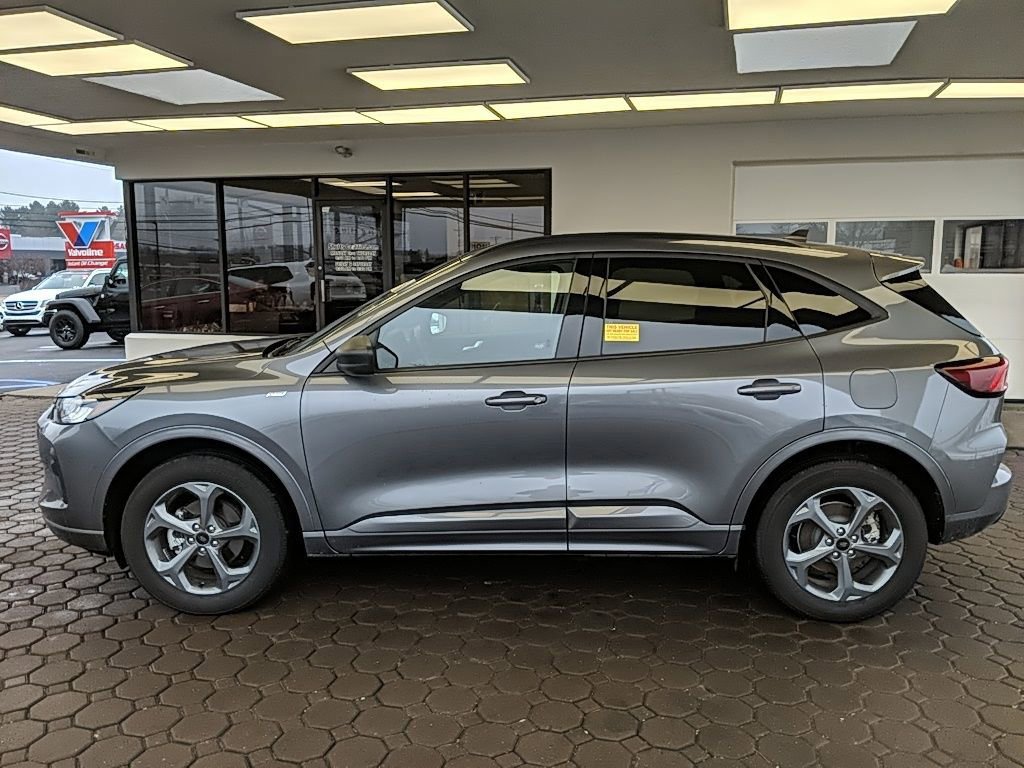 Certified 2024 Ford Escape ST-Line w/ Tech Pack #1 image 9