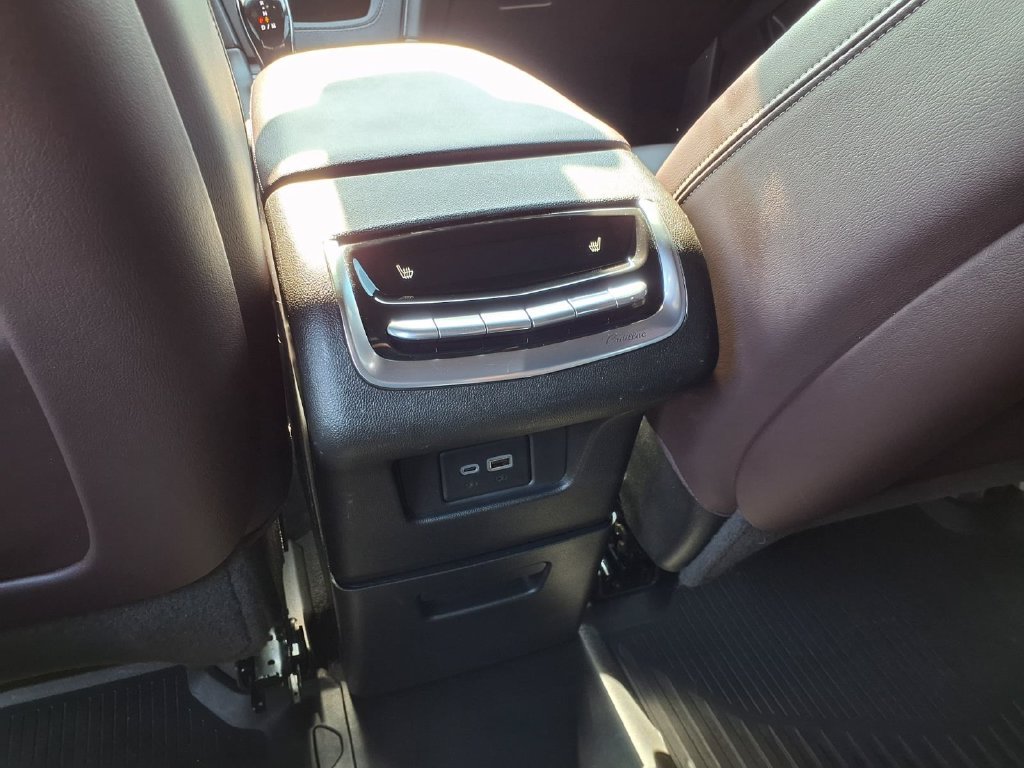 Used 2024 Cadillac XT6 Premium Luxury w/ Technology Package FWD image 15