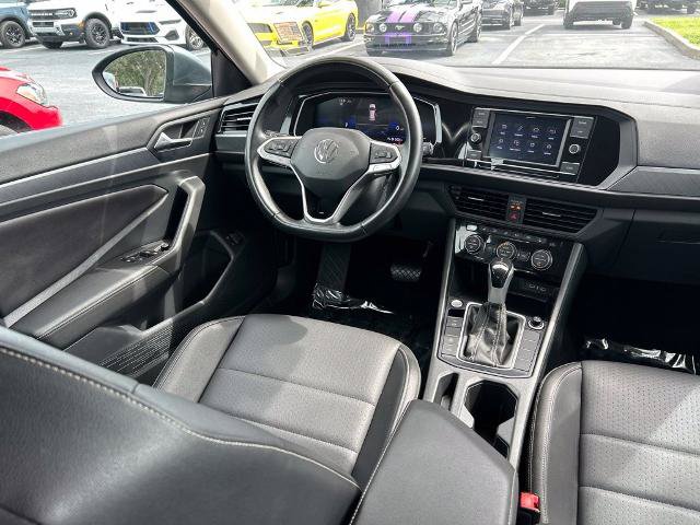 Used 2024 Volkswagen Jetta SE FWD image 10