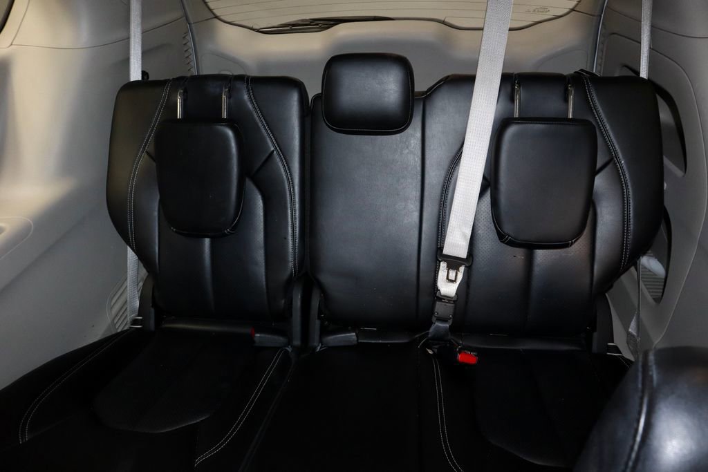 Used 2023 Chrysler Pacifica Touring-L image 23