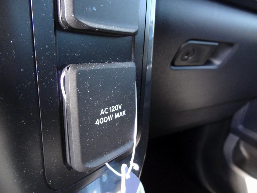 Certified 2022 Ford F150 XLT w/ Equipment Group 302A High image 17