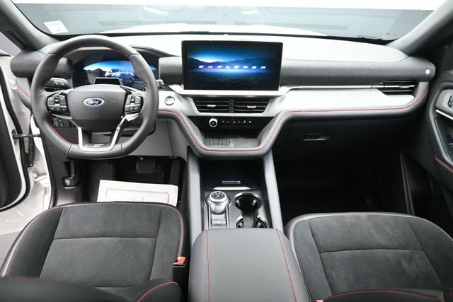 Certified 2025 Ford Explorer ST AWD/4WD image 22