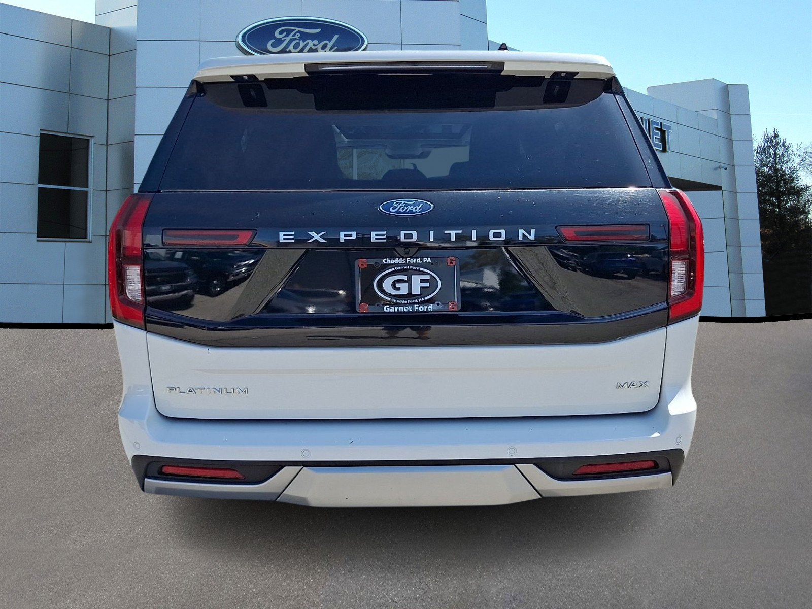 Certified 2025 Ford Expedition Max Platinum w/ Driver's Package AWD/4WD image 7
