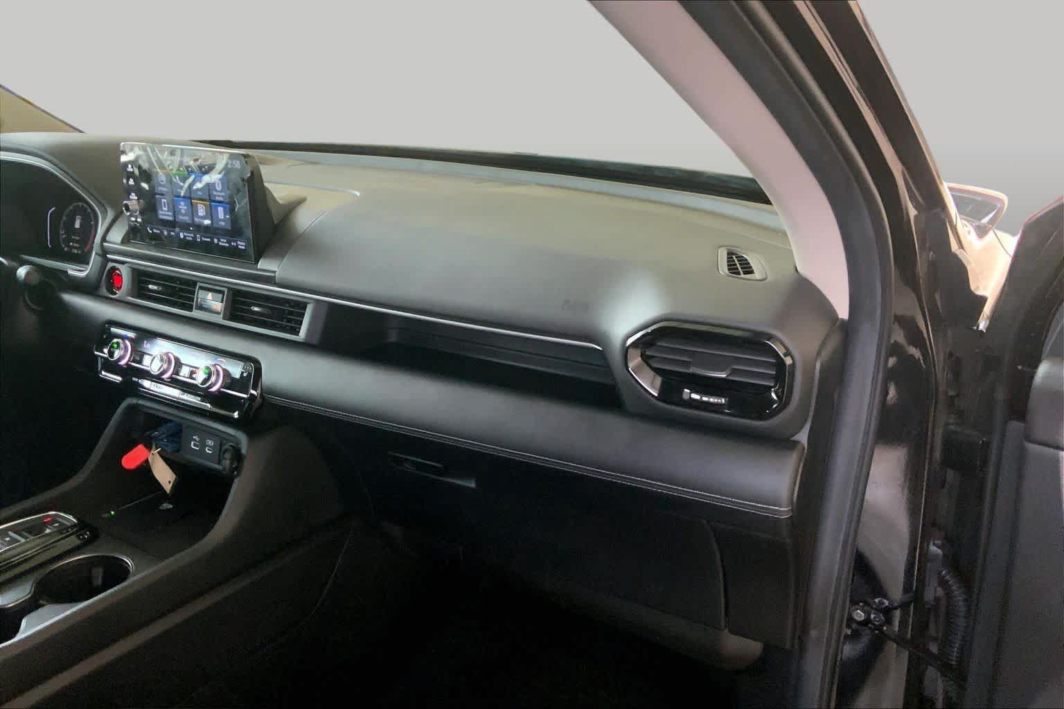 Used 2025 Honda Pilot EX-L image 18