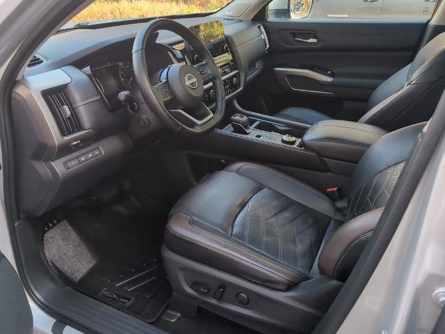 Used 2022 Nissan Pathfinder Platinum w/ Cargo Package image 17