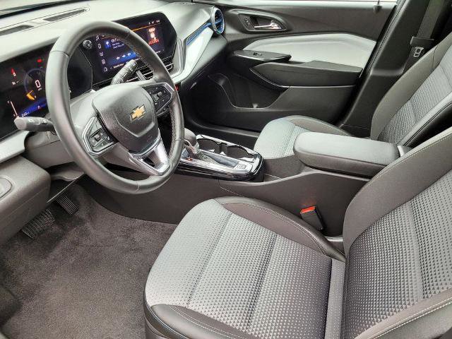 Used 2025 Chevrolet Trax LT w/ LT Convenience Package image 14