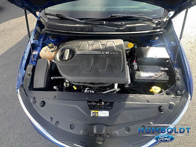 Used 2017 Chrysler 200 Limited Platinum w/ Comfort & Convenience Group image 10