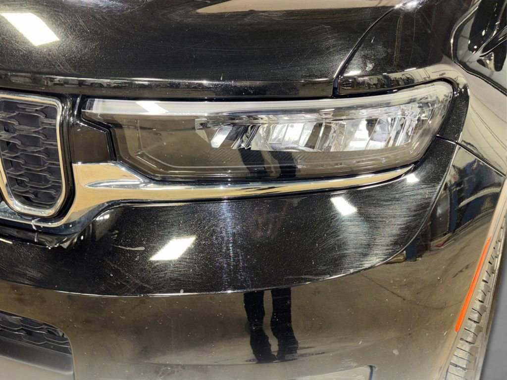 Used 2024 Jeep Grand Cherokee L Limited w/ Luxury Tech Group II image 17