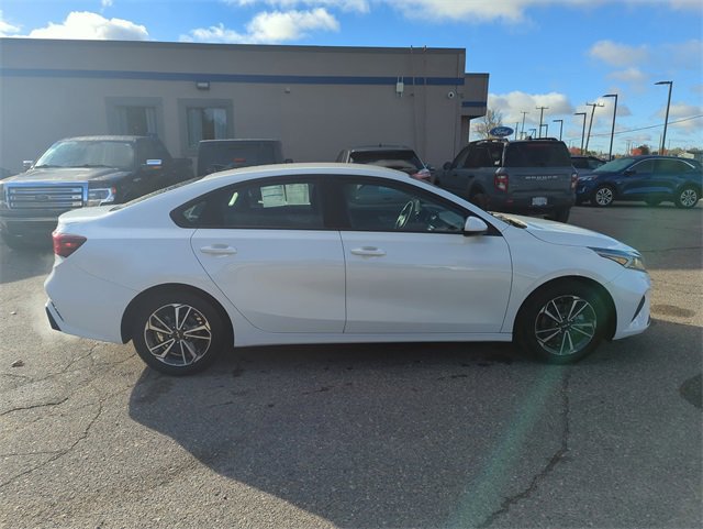 Used 2023 Kia Forte LXS image 3
