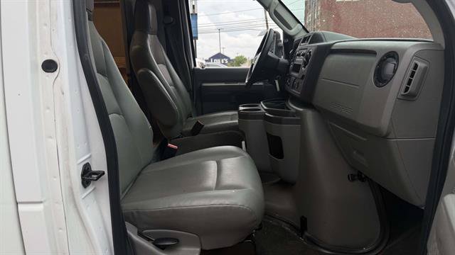 Certified 2024 Ford E-450 and Econoline 450 Super Duty w/ Power Windows & Locks Group RWD image 26