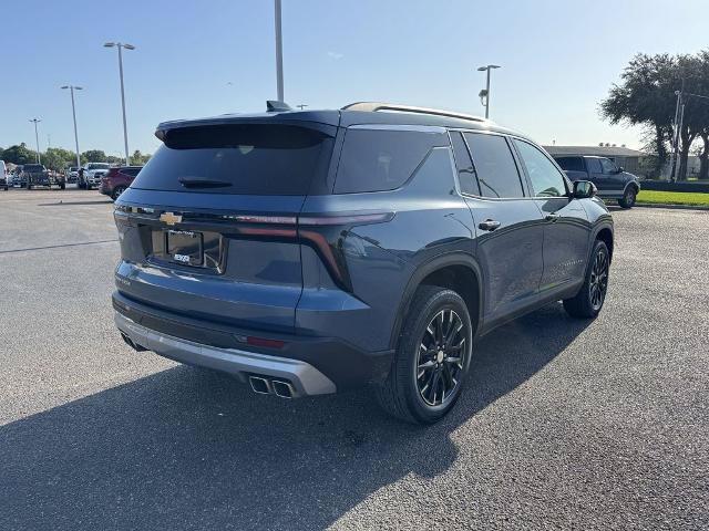 Used 2025 Chevrolet Traverse LT w/ Sun and Wheel Package FWD image 3