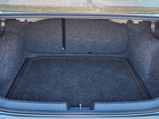 Used 2019 Volkswagen Jetta SEL image 32