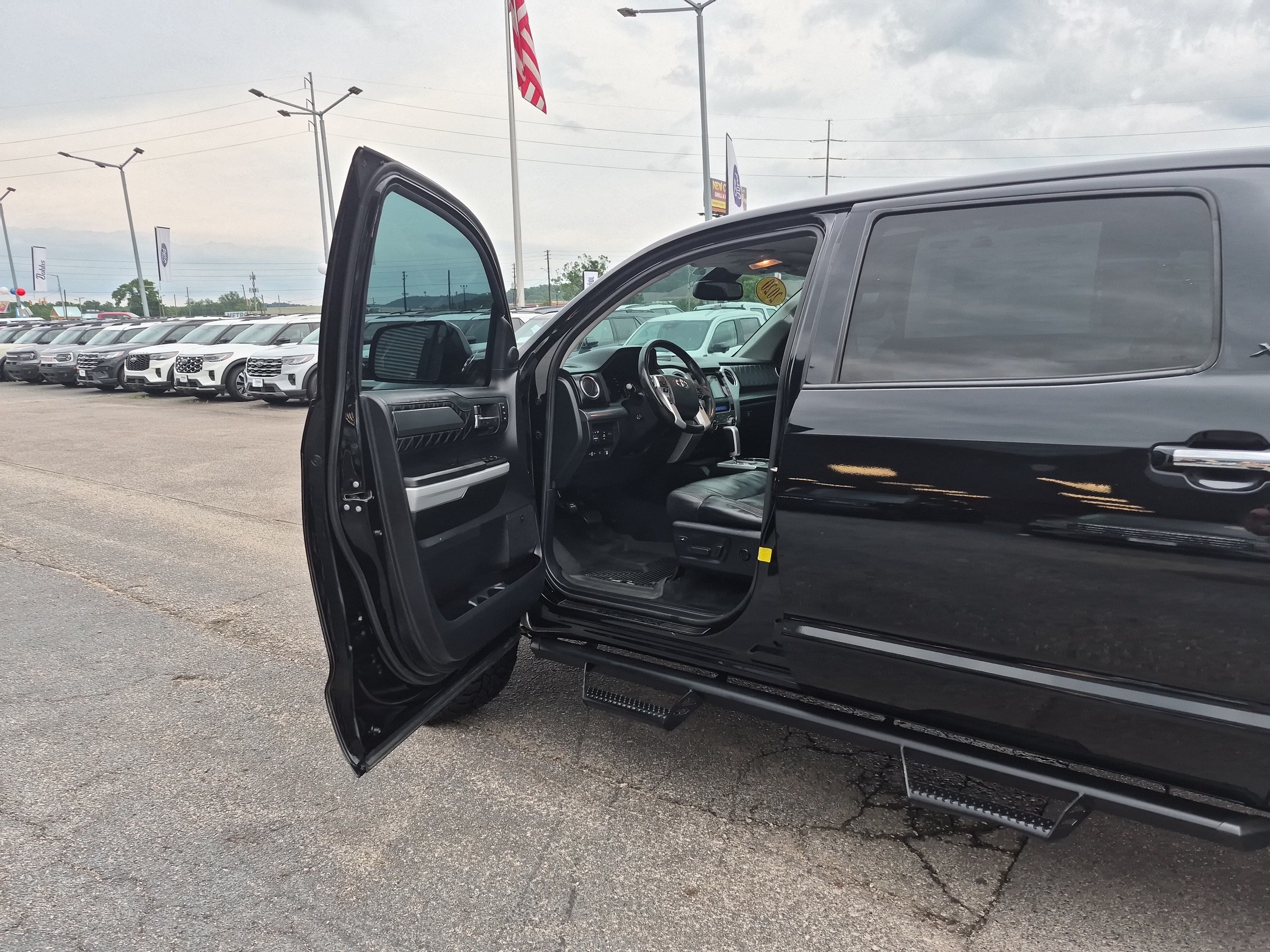 Used 2020 Toyota Tundra Platinum AWD/4WD image 12
