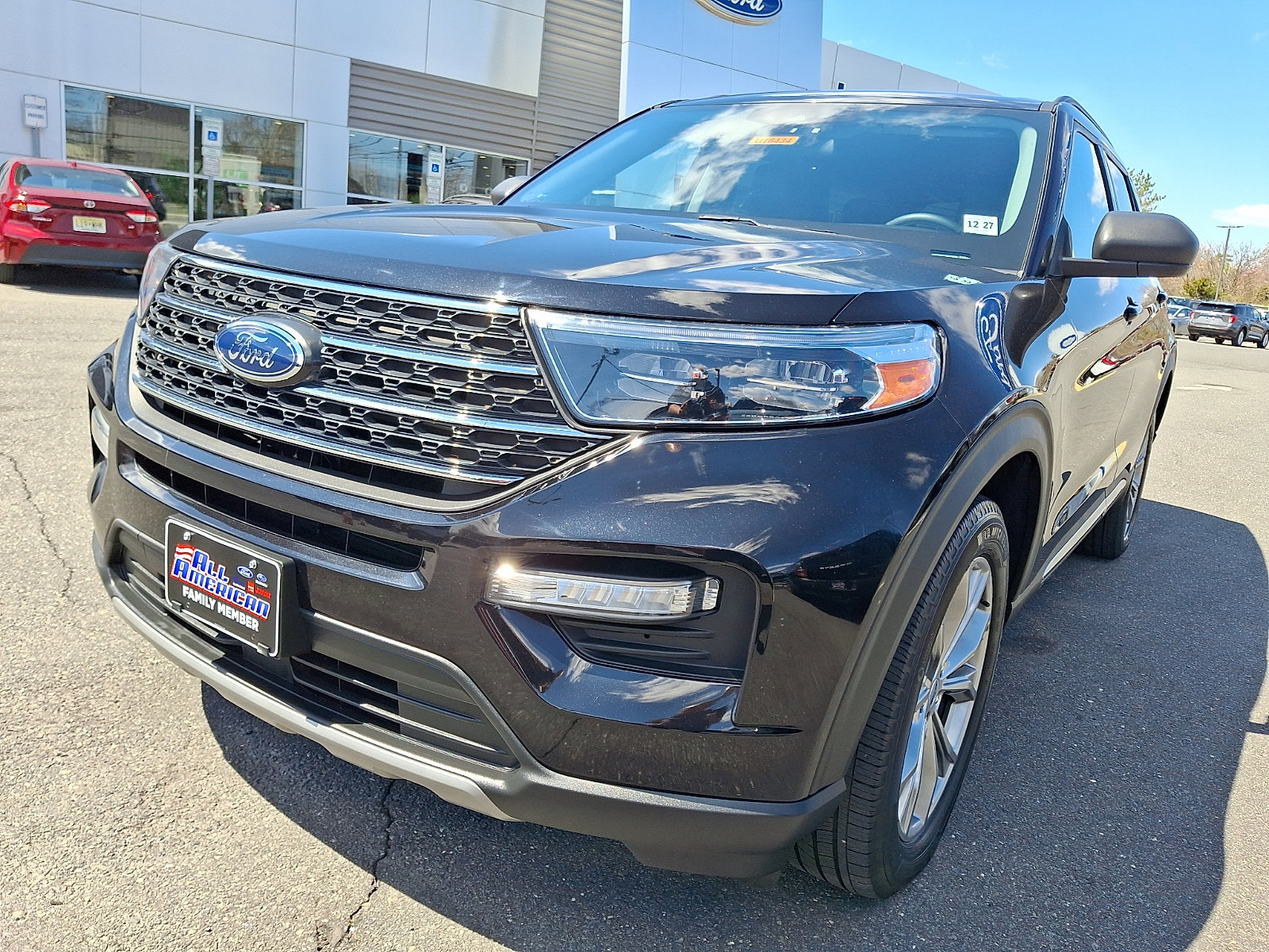 Certified 2022 Ford Explorer XLT w/ Equipment Group 202A AWD/4WD image 4
