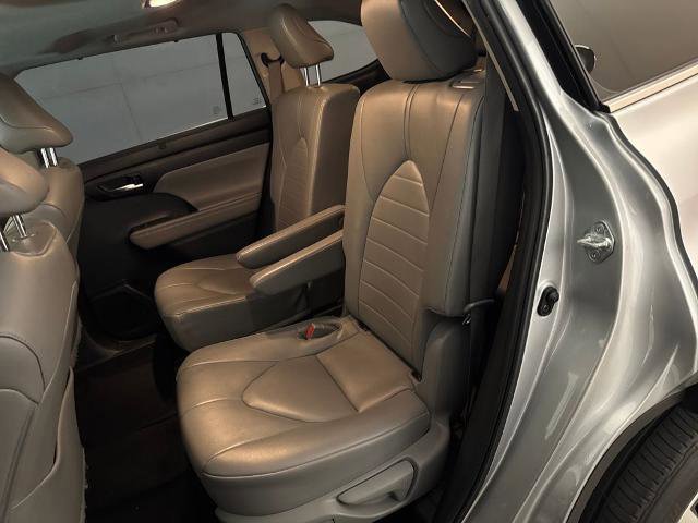 Used 2023 Toyota Highlander L image 31