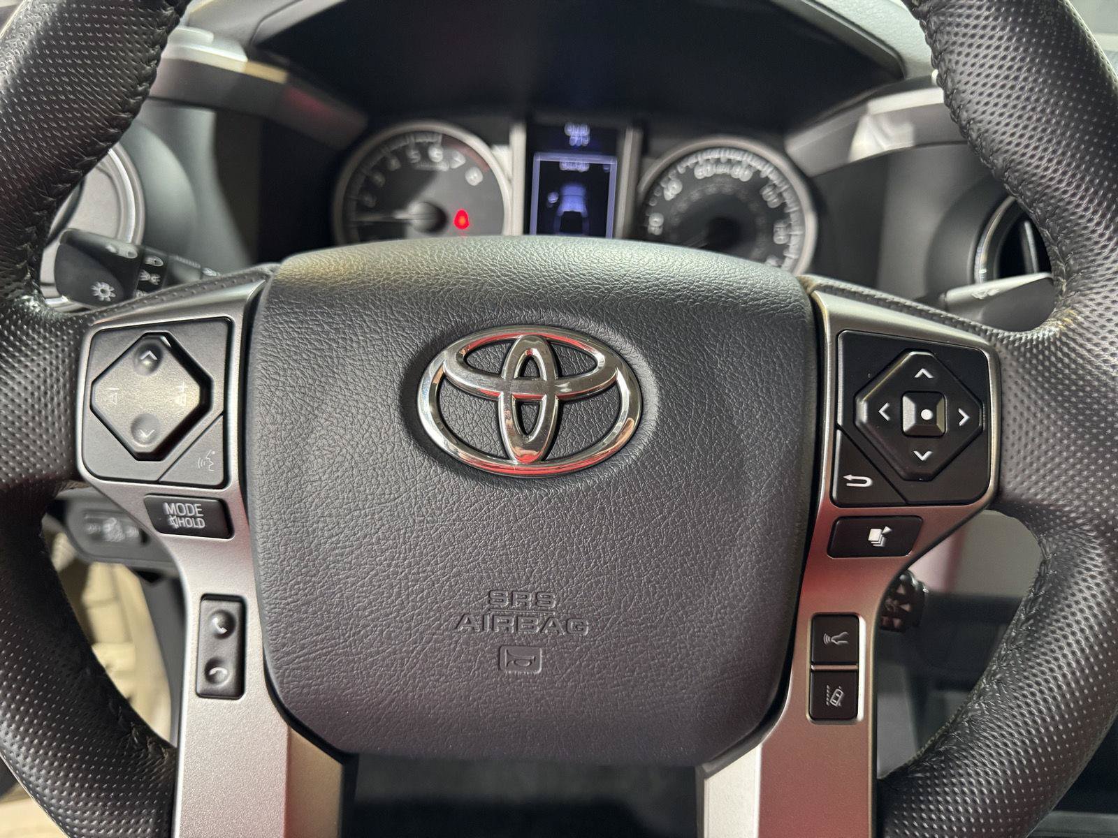 Used 2018 Toyota Tacoma SR5 RWD image 14