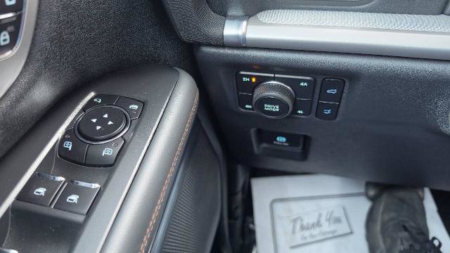 Certified 2025 Ford Expedition Active AWD/4WD image 23