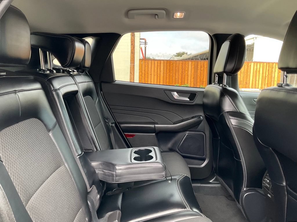 Certified 2024 Ford Escape SE FWD image 25