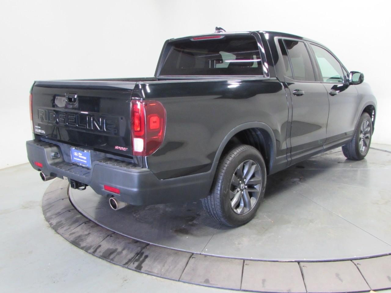 Used 2024 Honda Ridgeline Sport image 7