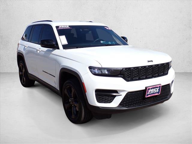 Used 2023 Jeep Grand Cherokee Altitude AWD/4WD image 6