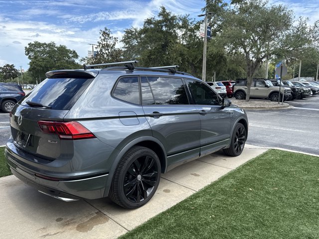 Used 2020 Volkswagen Tiguan SE R-Line AWD/4WD image 3