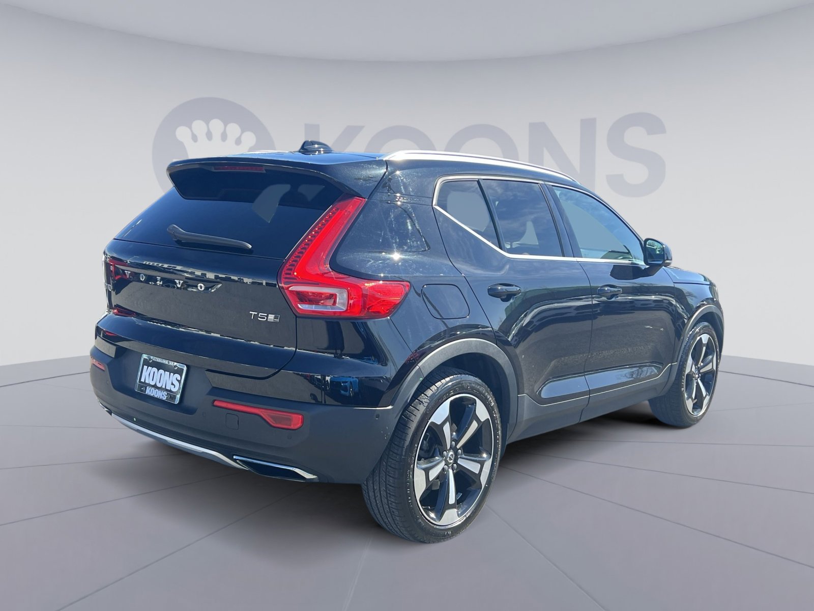 Used 2019 Volvo XC40 T5 Inscription image 7