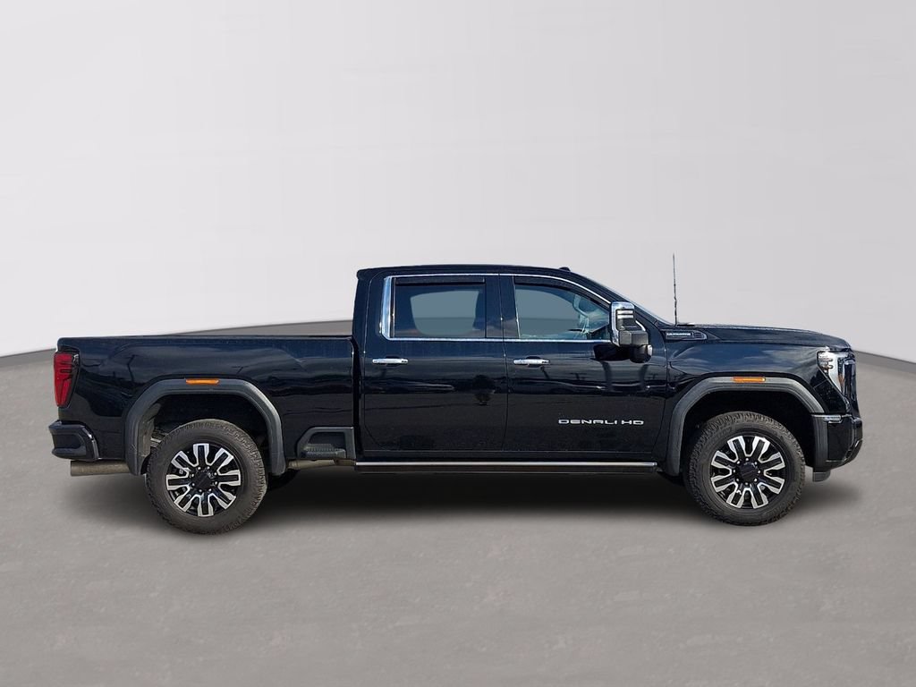 Used 2024 GMC Sierra 3500 Denali Ultimate AWD/4WD image 7