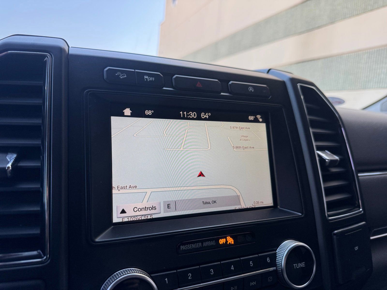 Certified 2018 Ford Expedition Limited image 26